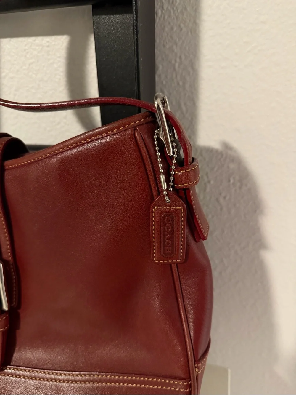 Red Vintage Coach Hampton 7583